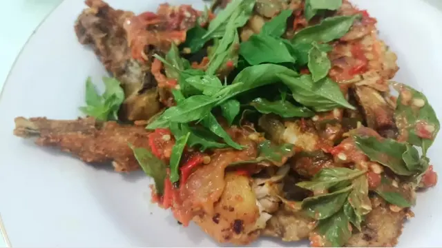 Ayam Penyet Kemangi