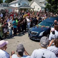 ribuan orang turun ke jalan beri penghormatan terakhir bagi Muhammad Ali (foto: istimewa)