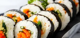 Gimbap isi salmon. (dok. Pixabay/kim1220)