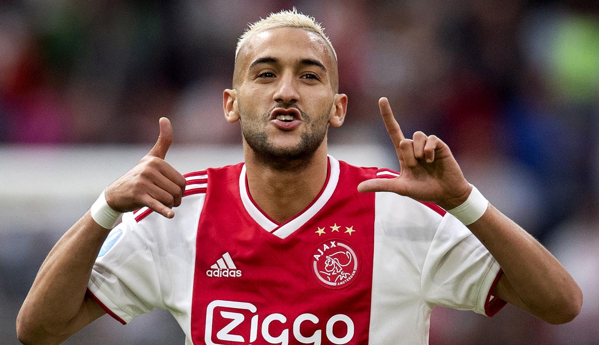 Hakim Ziyech - Pemain yang akan bergabung dengan Chelsea pada Juli mendatang ini memiliki catatan apik soal assist selama bermain untuk Ajax. Ziyech tercatat telah mengemas 21 assist dan 8 gol bersama Ajax di semua kompetisi musim ini. (AFP/Olaf Kraak)