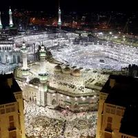 Pandangan udara saat jutaan jemaah haji memadati Masjidil Haram, Makkah, Sabtu (10/9). Sebelum Wukuf di Arafah, jemaah haji mulai memadati Masjidil Haram untuk Tawaf Qudum dan membaca niat haji. (REUTERS/Ahmed Jadallah)