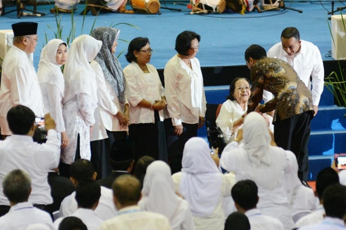 Presiden Jokowi hadiri peringatan Hari Guru Nasional 2015
