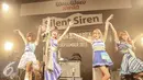Grup band asal Jepang Silent Siren beraksi dalam konser yang di gelar di Annex Building, Jakarta, Sabtu (19/9/2015). Silent Siren terdiri dari 4 cewek cantik itu berhasil menghibur penggemarnya di Jakarta. (Liputan6.com/Faizal Fanani)