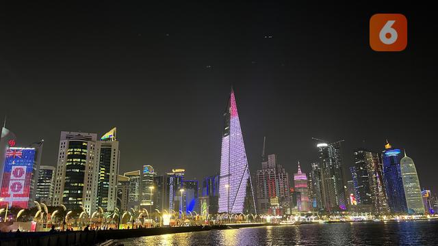 Foto: Menikmati Suasana Malam Corniche, Spot Favorit di Tepi Laut Doha yang Jadi Surga Pejalan Kaki Sepanjang Piala Dunia 2022