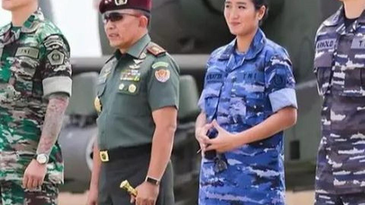 Ia lalu ditawari untuk coba Angkatan Darat AS, karena usia maksimalnya 35 tahun. Tapi Juna gak jadi.