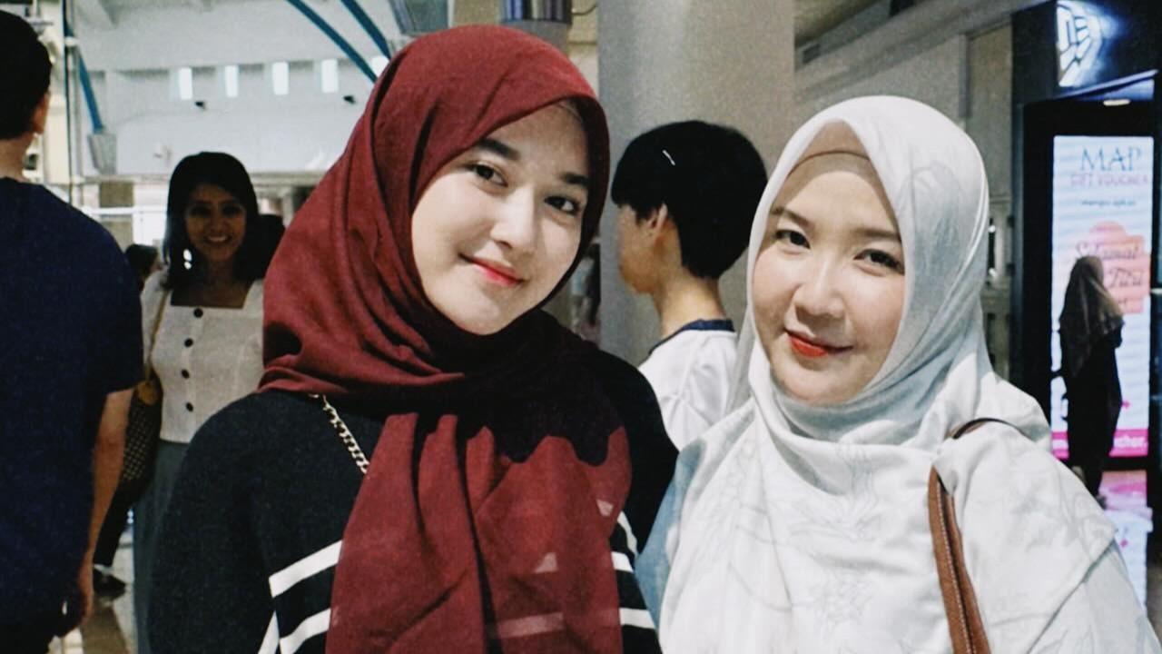 Potret Kamila Asy Syifa Istri Gus Zizan bersama Ibunda, Kini Jadi Sorotan