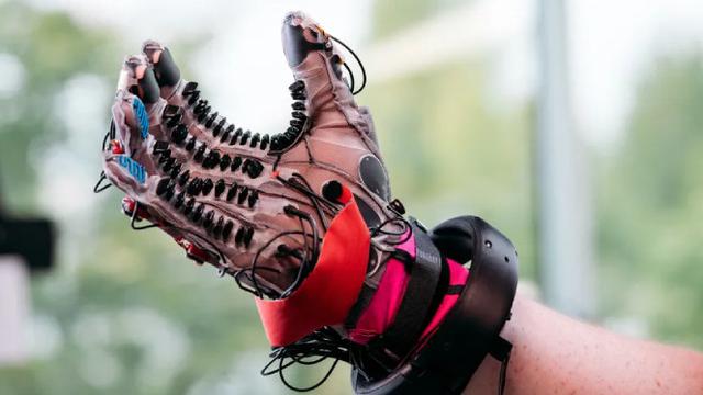 Prototipe Sarung Tangan Haptic. Dok: Meta Reality Labs