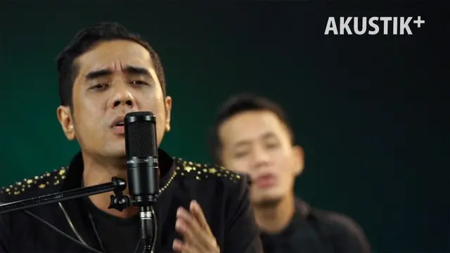 Rasa nasionalisme yang tinggi ditunjukkan oleh Asbak Band lewat lagu Indonesia Pusaka. Saksikan hanya di Akustik Plus!