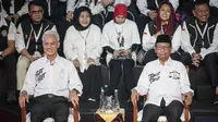 Pasangan Capres-Cawapres nomor urut 3, Ganjar Pranowo dan Mahfud Md menghadiri debat Pilpres 2024 di Kantor KPU, Jakarta Pusat, Selasa (12/12/2023) malam. (Liputan6.com/Faizal Fanani)