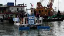 Kapal Mobula 8 mampu membersihkan sampah makro, mikro-plastik, dan hidrokarbon di lautan. (SONNY TUMBELAKA/AFP)