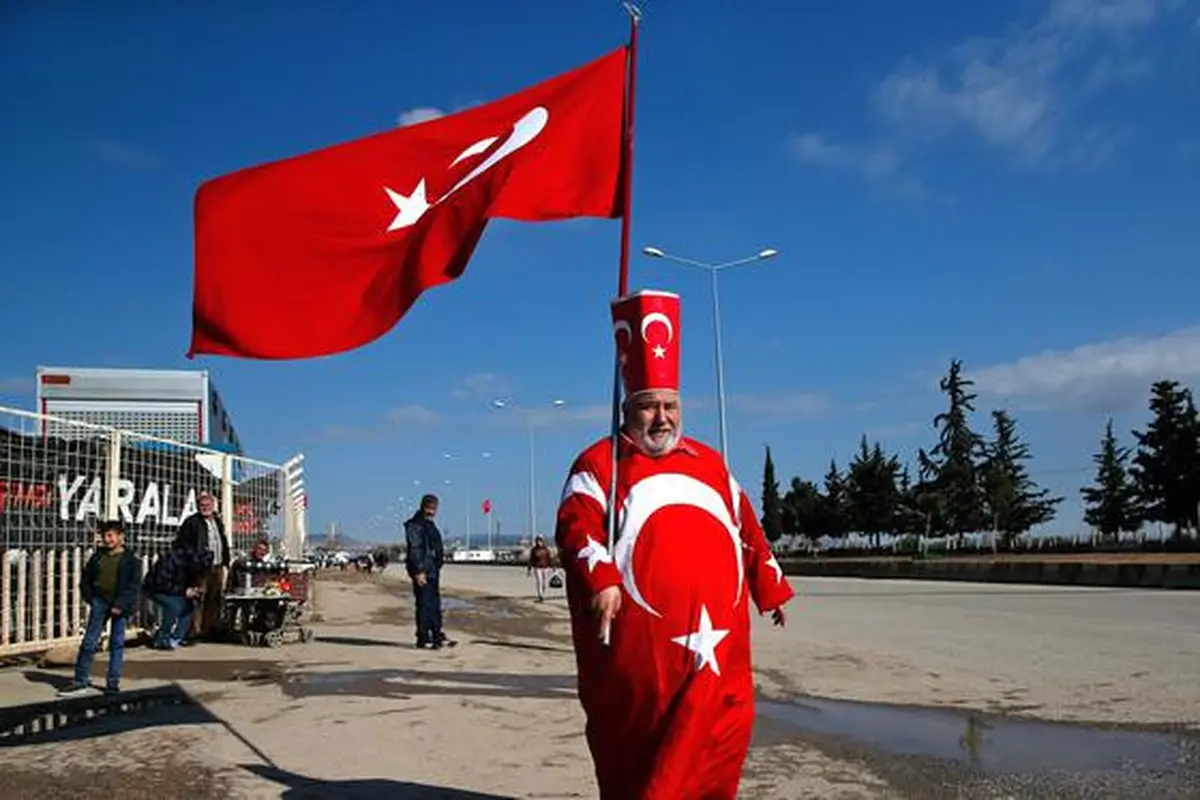Dukungan Warga Turki untuk Tentaranya yang Perangi Kurdi di Suriah