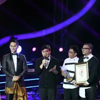 Penghargaan musik diraih oleh grup musik Kahitna yang telah 30 tahun mewarnai musik industri musik Indonesia dengan penggemar lintas generasi. (Nurwahyunan/Bintang.com)