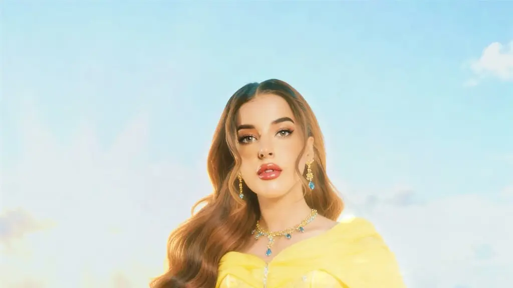 Tasya Farasya kembali tunjukkan pesonanya sebagai Disney Princess. Kali ini ia pilih karakter Princess Belle [@tasyafarasya]