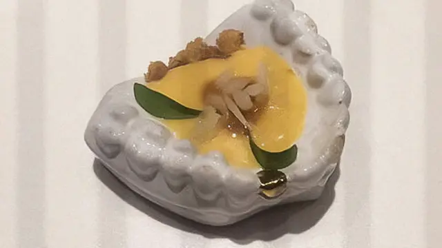 Penyajian Makanan Resto Mewah yang Nyeleneh Abis, Bikin Bingung. (Sumber: boredpanda)