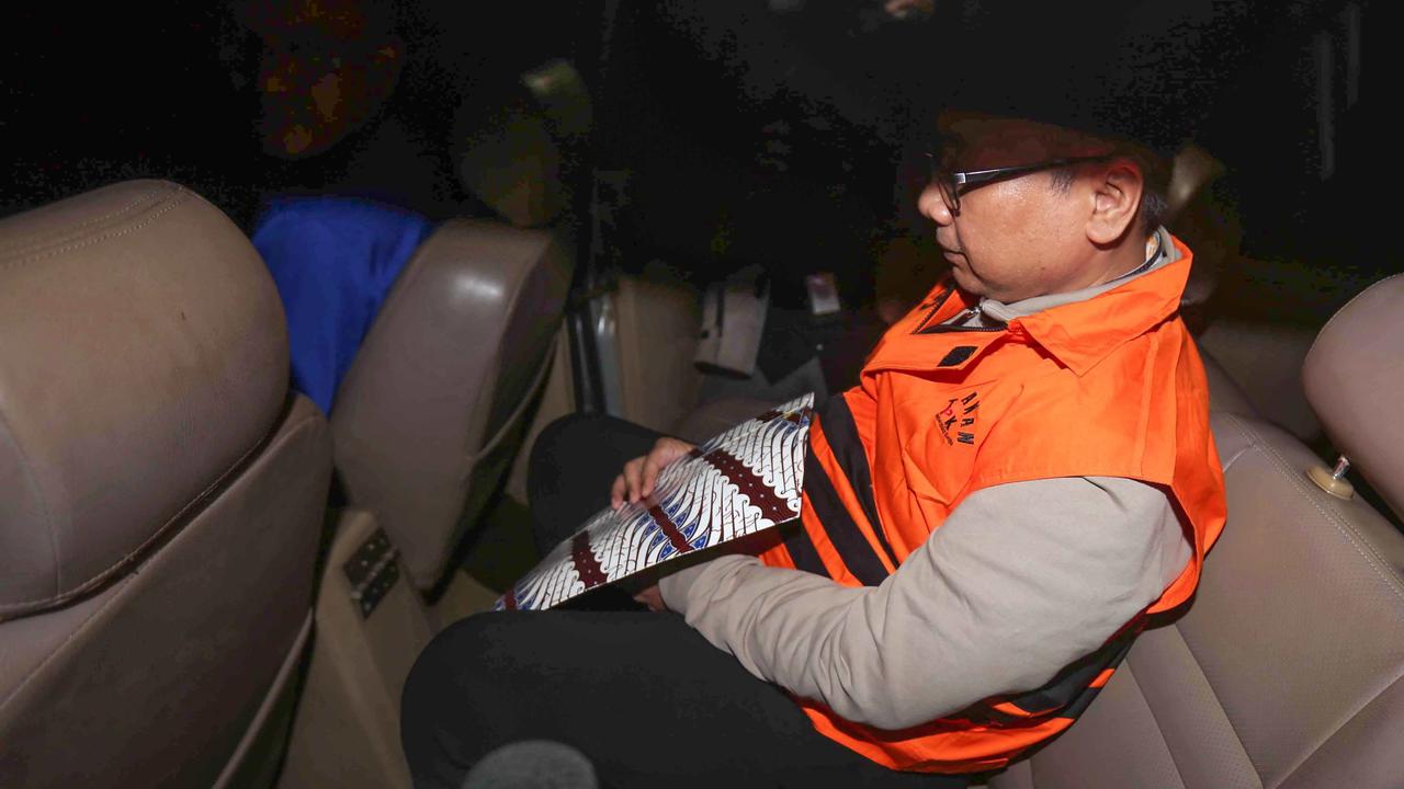 FOTO: KPK Resmi Menahan Yaqut Cholil Qoumas dalam Kasus Dugaan Korupsi Haji