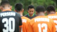 Perseru Serui saat persiapan menjelang laga melawan Arema FC pada Sabtu (10/6/2017) di Stadion Gajayana, Malang. (Bola.com/Iwan Setiawan)