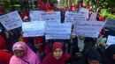 Dalam aksinya, Serikat Tani Indramayu menuntut perbaikan infrastruktur irigasi dan modernisasi pertanian bagi para petani Indramayu Barat. (merdeka.com/Arie Basuki)