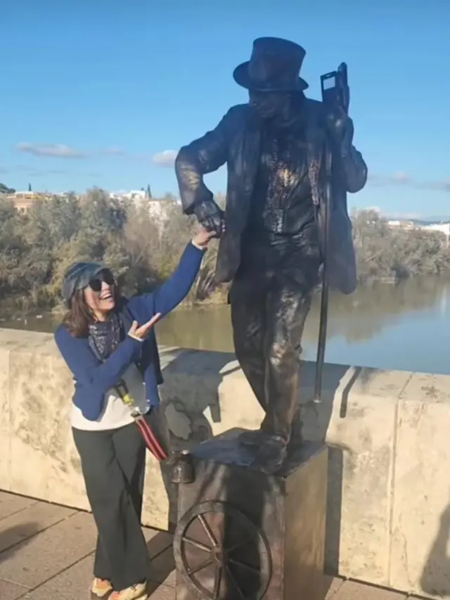 Potret Seru Najwa Shihab Liburan Bareng anak, Bak Adik Kakak