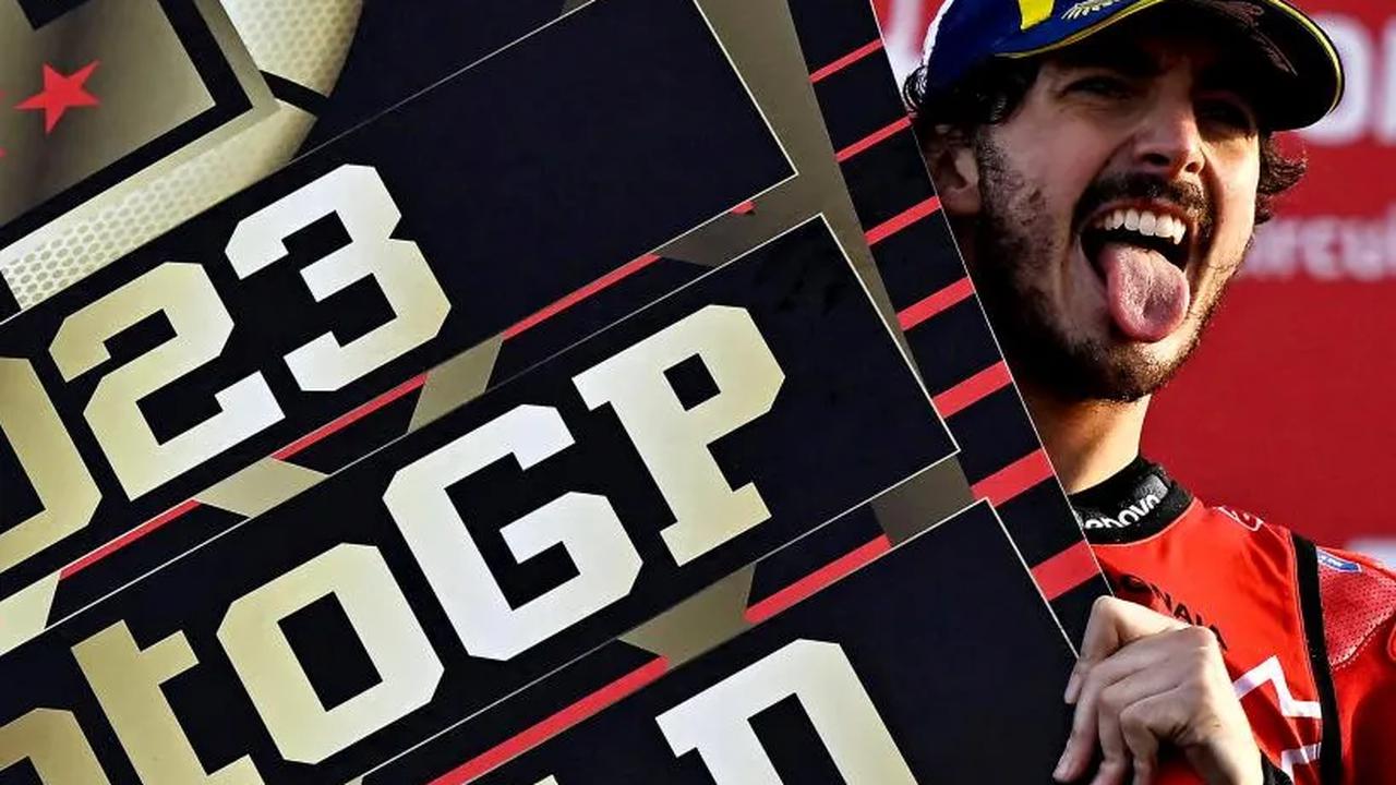 FOTO: Gaya Selebrasi Pecco Bagnaia Kembali Jadi Juara Dunia MotoGP 2023, Pecahkan Tiga Rekor!