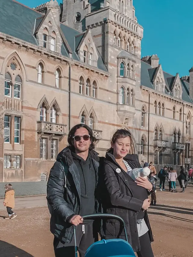 [Fimela] Kimberly Ryder dan Edward Akbar