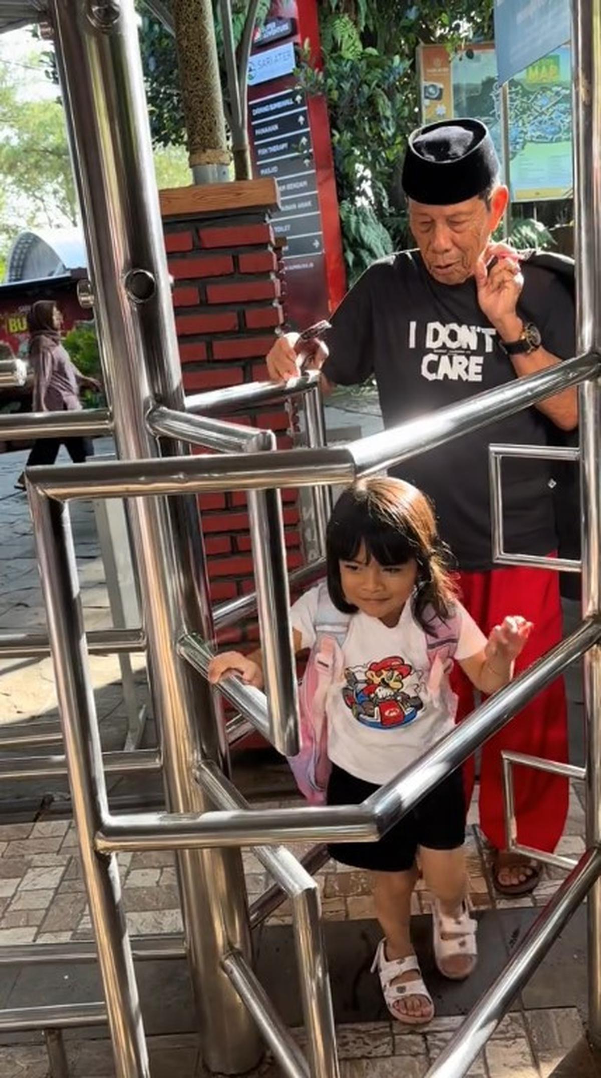 Momen Bercanda Haji Malih Bareng Melisya, sang Anak Punya Logat Mirip Bapaknya Plek Ketiplek