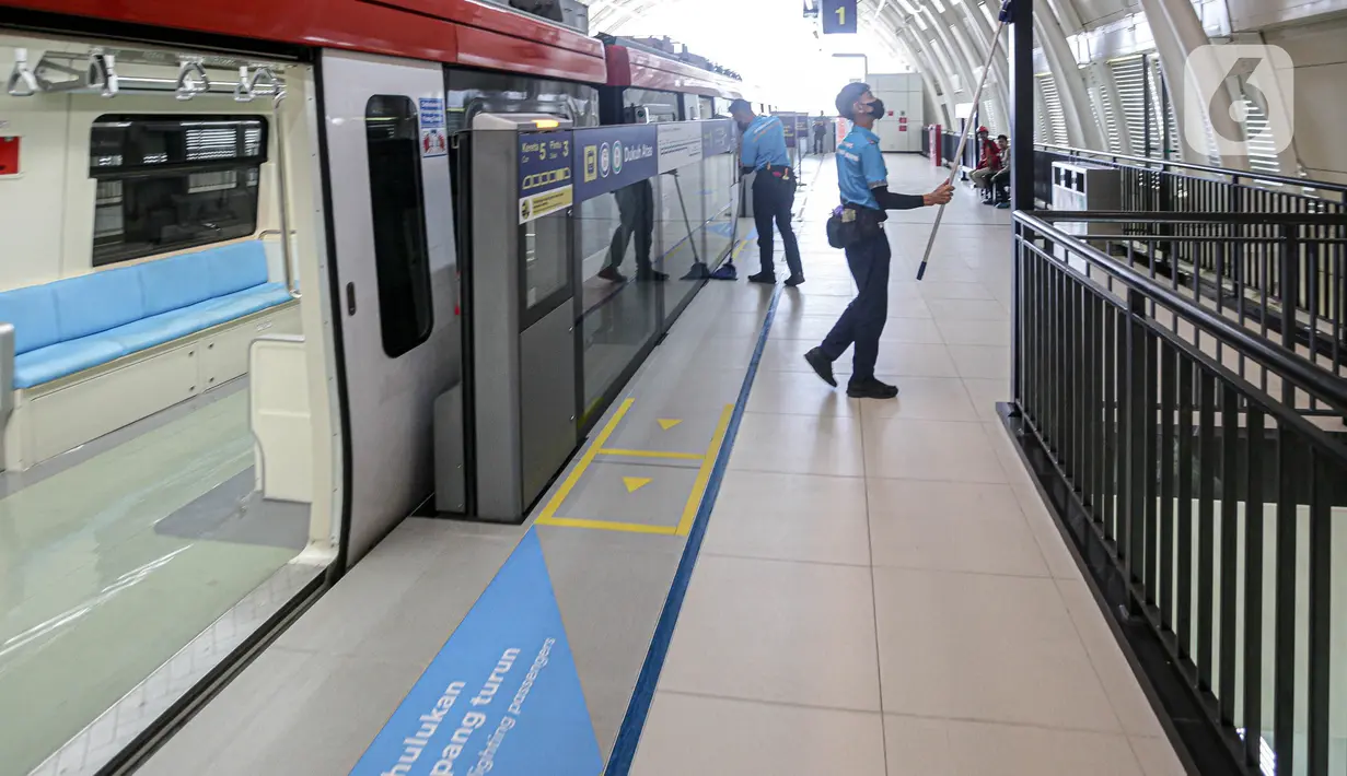 Proyek transportasi LRT yang mengubungkan Jakarta dan kota di disekitarnya hampir selesai. (Liputan6.com/Faizal Fanani)