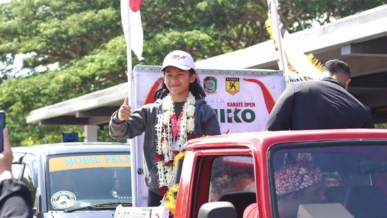 Aldhea Azarina Bharata Peraih Juara Dunia Kareta di Portugal diarak Keliling Kota Banyuwangi (Istimewa)
