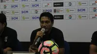 Pelatih Martapura FC Isnan Ali. (Liputan6.com/Maulana S)
