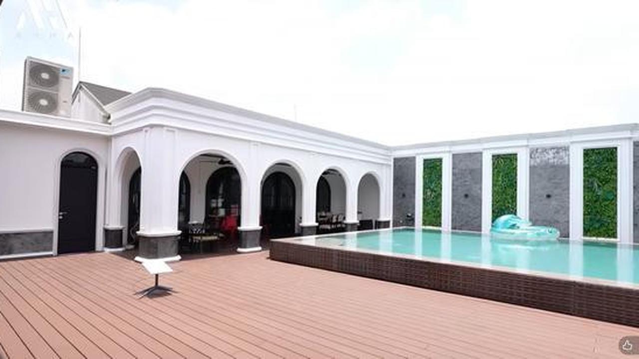 Potret Kolam Renang Rooftop di Rumah Baru Sarwendah, Mewah dan Bernuansa Klasik Modern