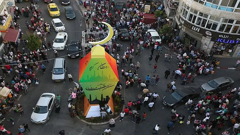 Lentera Raksasa, Cara Warga Palestina Sambut Gembira Ramadan