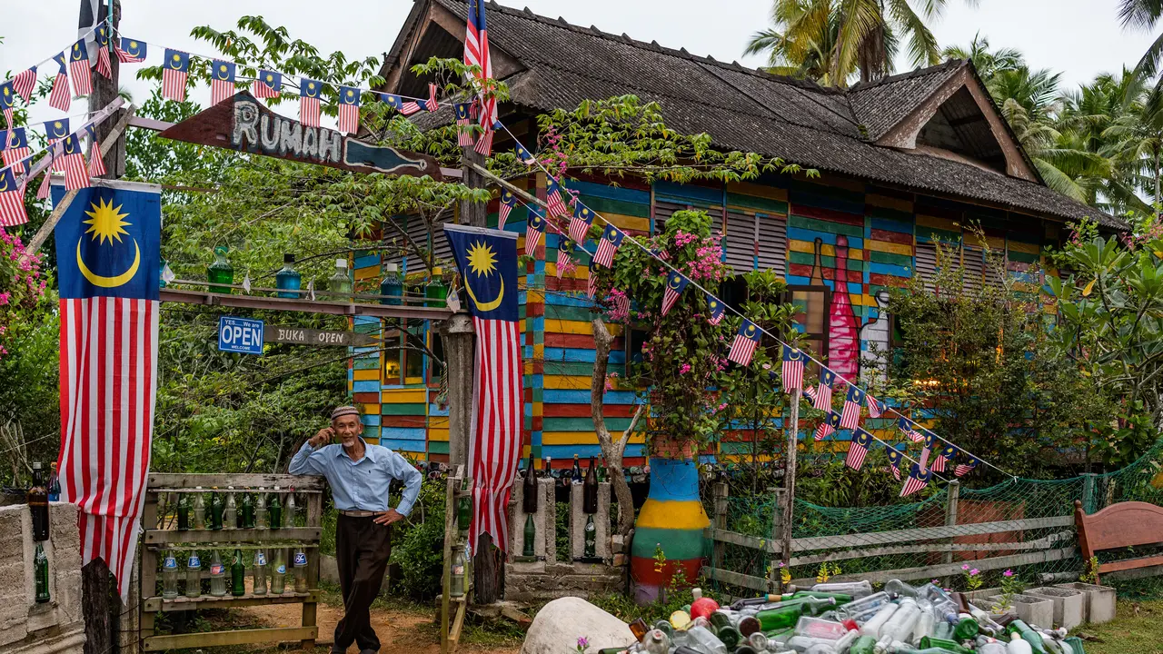 Misi Mulia dari Museum Botol Kaca Karya Mantan Tentara di Malaysia