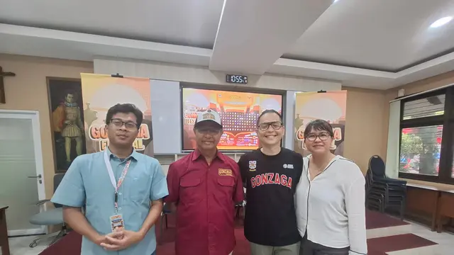 Ernest Prakasa dan Meira Anastasia. (Foto: Wayan Diananto)