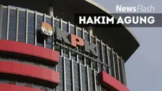 Hakim agung Surya Jaya menyambangi Gedung Komisi Pemberantasan Korupsi (KPK).‎ Kedatangannya sempat membuat kaget awak media.