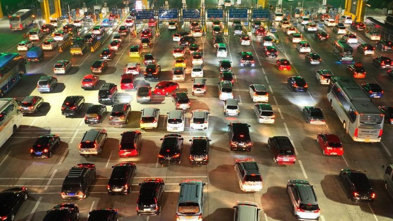 5. Setelah mengisi formulir pencarian atau memilih opsi yang sesuai, tekan tombol 'Cari'. Tarif tol untuk rute yang Anda pilih akan ditampilkan.