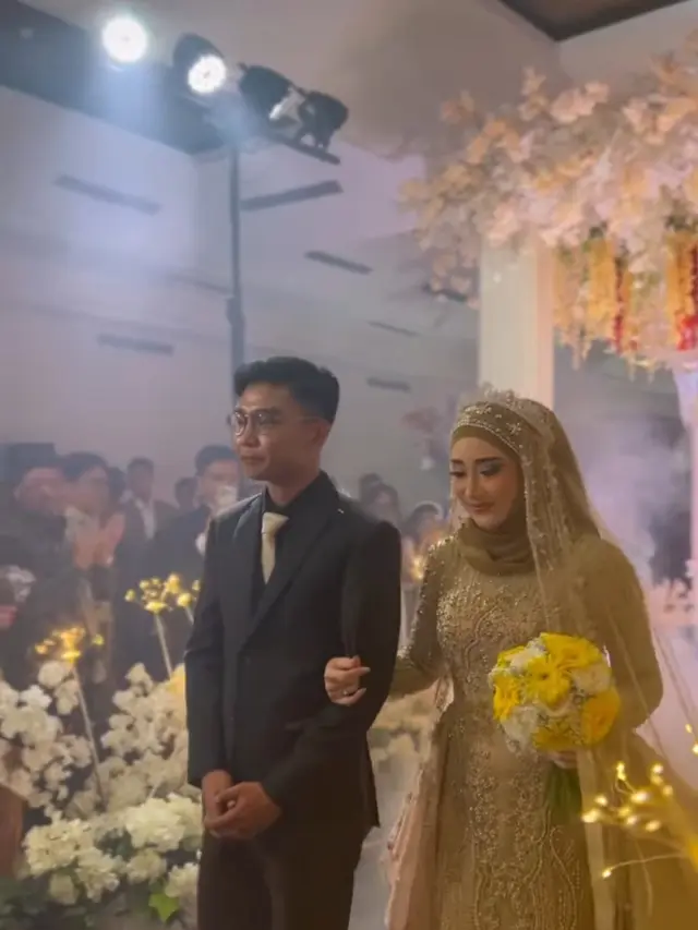 [Fimela] Pernikahan Anak Cindy Fatikasari dan Tengku Firmansyah