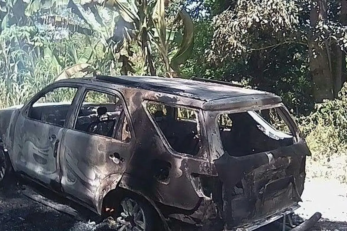 Mobil terbakar
