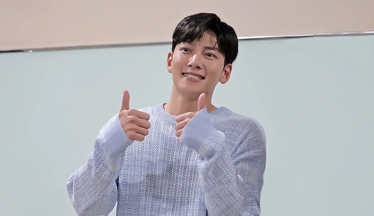 Ji Chang Wook lahir di Anyang, Korea Selatan, pada tanggal 5 Juli 1987. (FOTO: https://www.instagram.com/jichangwook/)