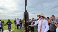 Menteri Agraria dan Tata Ruang/Kepala Badan Pertanahan Nasional (ATR/BPN) Hadi Tjahjanto hadir di Cilacap sebagai tanda dimulainya pemasangan serentak 1 juta patak batas tanah untuk Indonesia. (Foto: Indonesia).