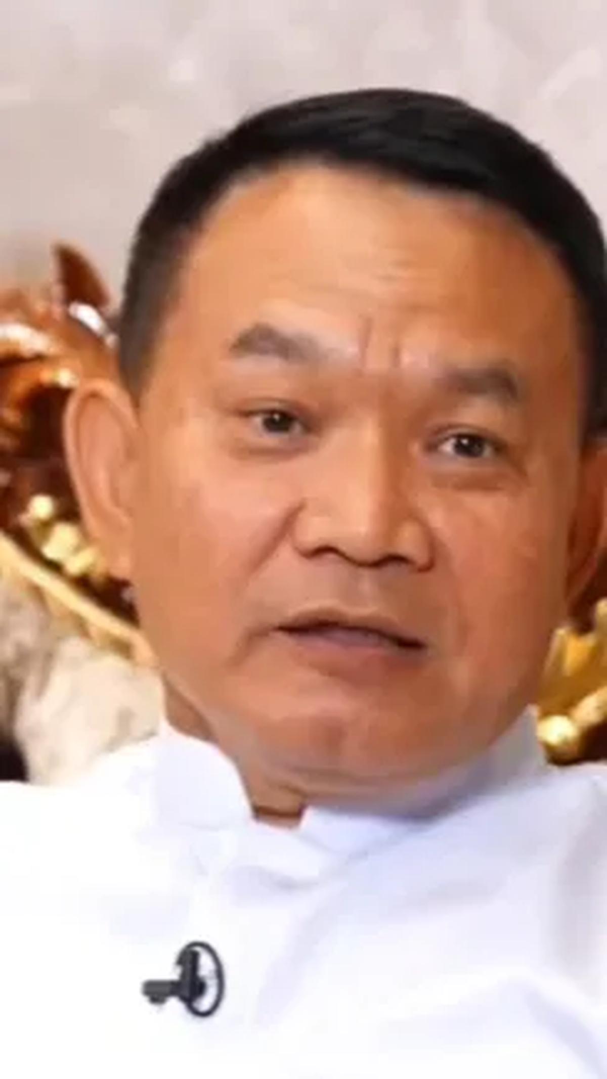 "Nah pada saat saya datang, saya tidak nembak, saya cuma mau dialog sama mereka," tambahnya. <br>