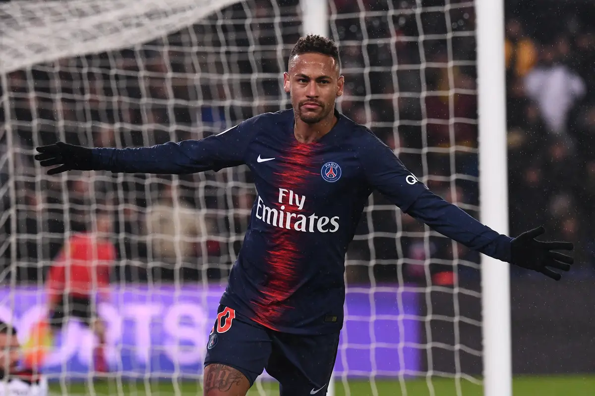 Pesepak Bola Dunia yang Jadikan Sang Ayah Sebagai Agen