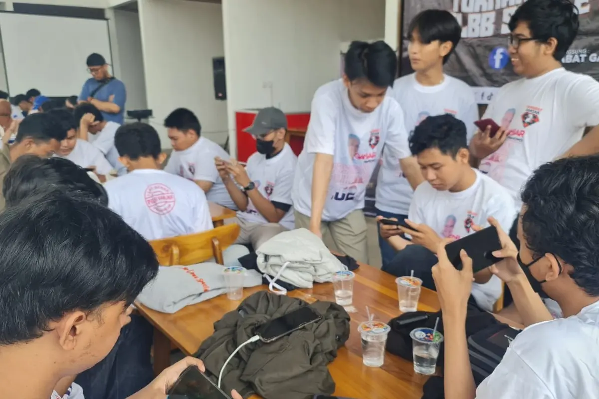 Pendukung bakal calon presiden Ganjar Pranowo yang tergabung dalam KawanJuangGP, mengadakan turnamen Esports