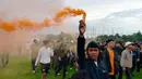 Persija mendapatkan dukungan dari The Jakmania sebelum menghadapi Persib pada Minggu (16/2) di Stadion Patriot Candrabhaga pada pekan ke-23 BRI Liga 1. Laga ini akan dimainkan mulai pukul 15.30 WIB. (Bola.com/M Iqbal Ichsan)