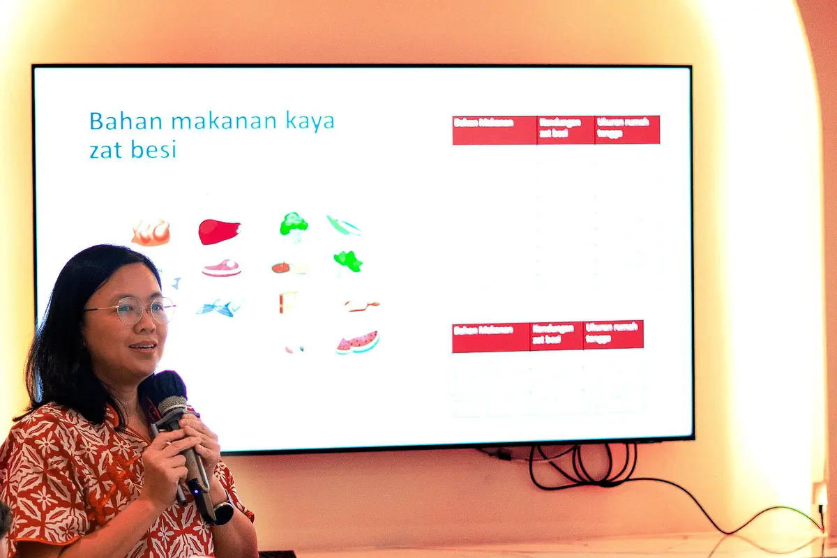 Dr. dr. Dian Novita Chandra, M.Gizi