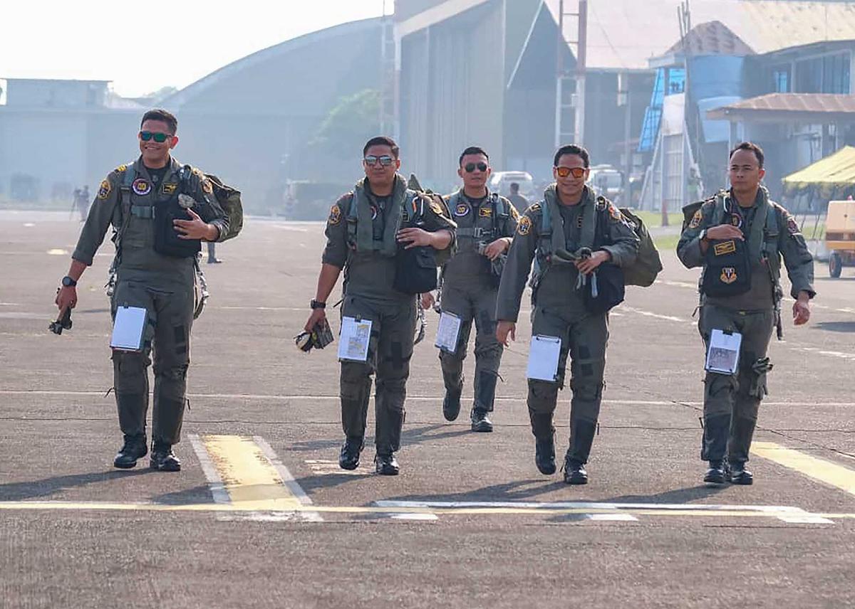 FOTO: Demo Udara HUT ke-80 TNI Sukses, Pangkoopsudnas Apresiasi Profesionalisme Personel