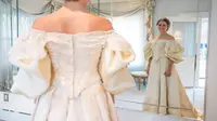 Perempuan asal Pennsylvania, Amerika Serikat memutuskan untuk mengenakan gaun pengantin bersejarah milik keluarganya.