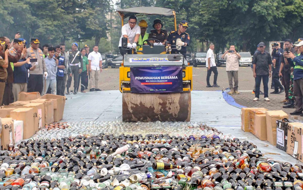FOTO: Bea Cukai Banten Musnahkan Barang Ilegal Senilai Rp 53,7 Miliar di Tangerang