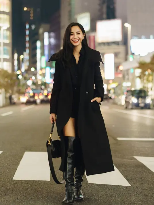 Setelah mundur dari partai yang dipimpin Megawati, Kirana Larasati menegaskan belum bergabung dengan partai lain. [Instagram/kiranalarasati]