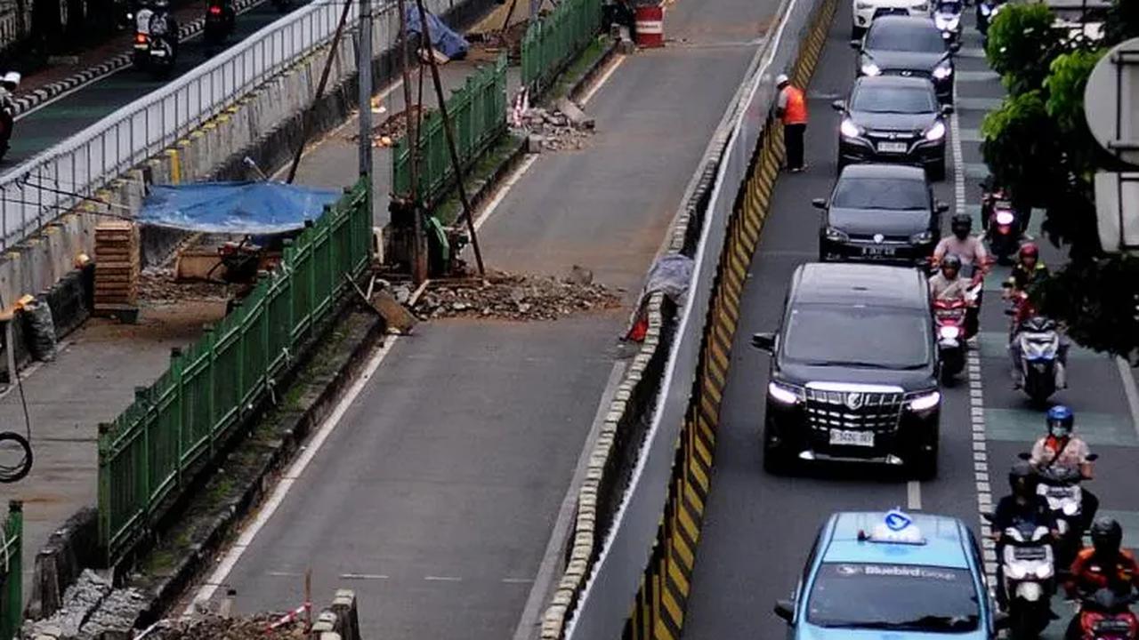 Selain itu, dalam keterangannya, Budi optimis adanya LRT Fase 1B ini akan mengurangi kemacetan, membuka lapangan pekerjaan, hingga meningkatkan roda perekonomian masyarakat.<br>