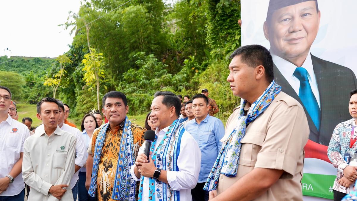 Mendagri bersama Menteri PKP dan Kepala BPS Tinjau Program Perumahan Rakyat di Minahasa