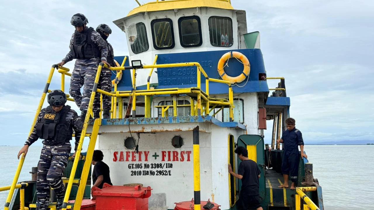 TNI AL Gagalkan Aksi Diduga Distribusi BBM Ilegal di Perairan Makassar